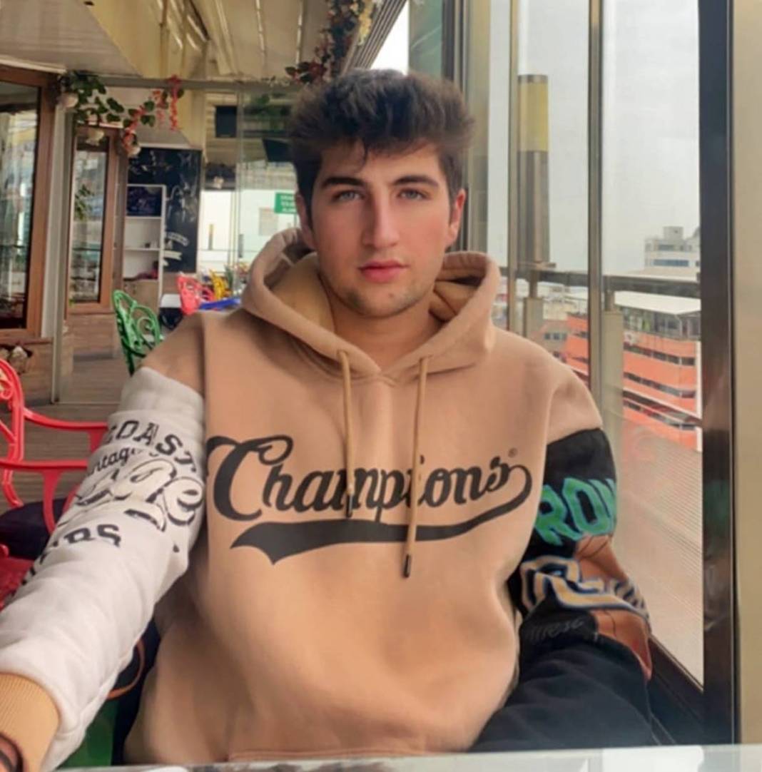 3 dakika önce sağlam girdiği işyerinde yarı çıplak baygın bulundu: Üzerine toka bırakılmıştı! Hastanede yaşamını yitirdi 17